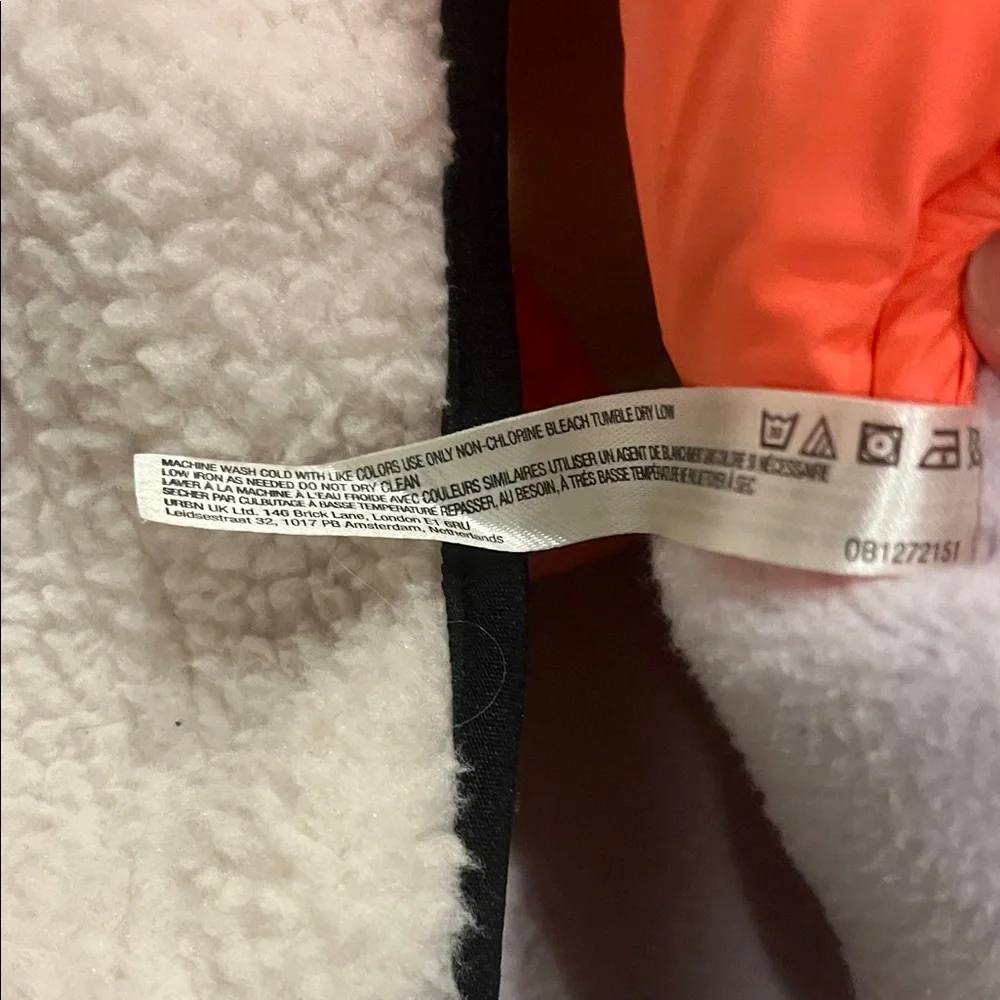 Colorblock Fleece Pullover - Picture 7 of 10